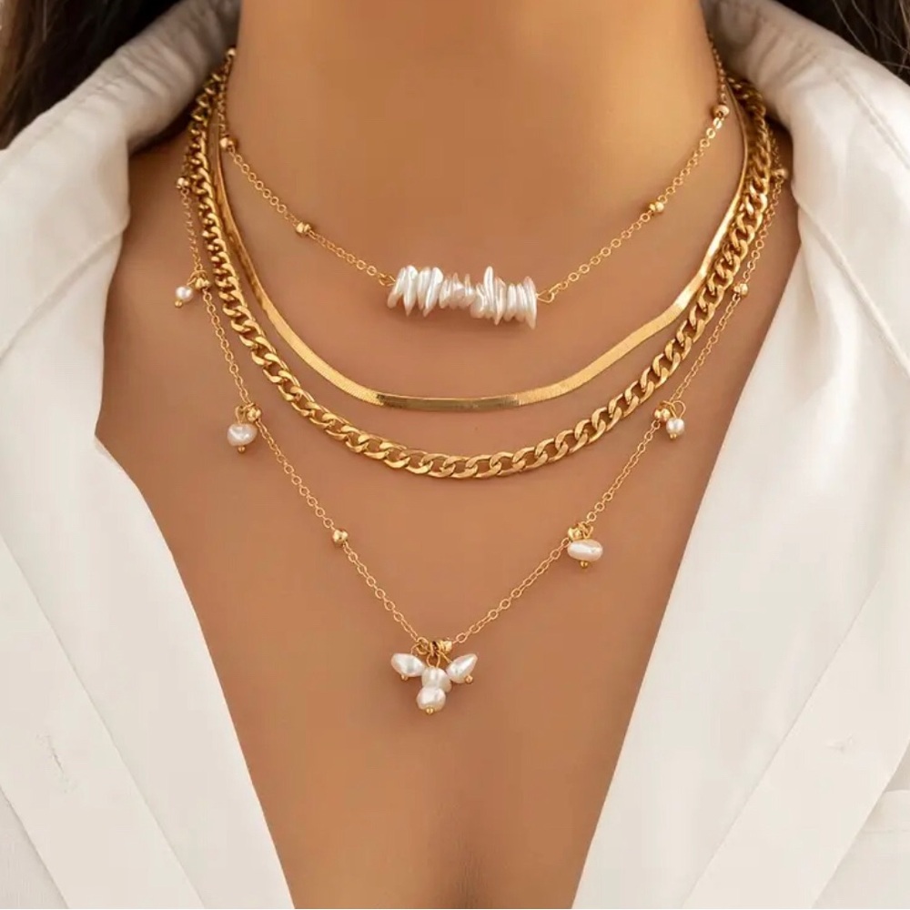 Trending Fall 2024 Bohemian Vogue Dangling Fresh Water Pearl Layer Neckkace Set